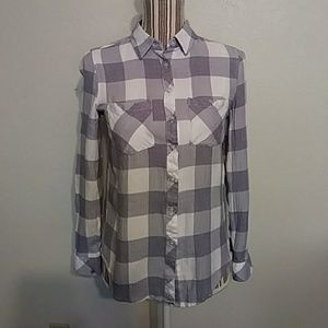 Romero & Juliet Plaid Long Sleeve Button UP Blouse